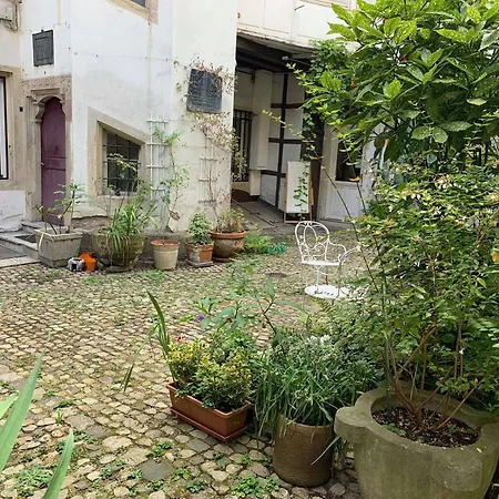 200m2 Triplex Proche Cathedrale شقة
